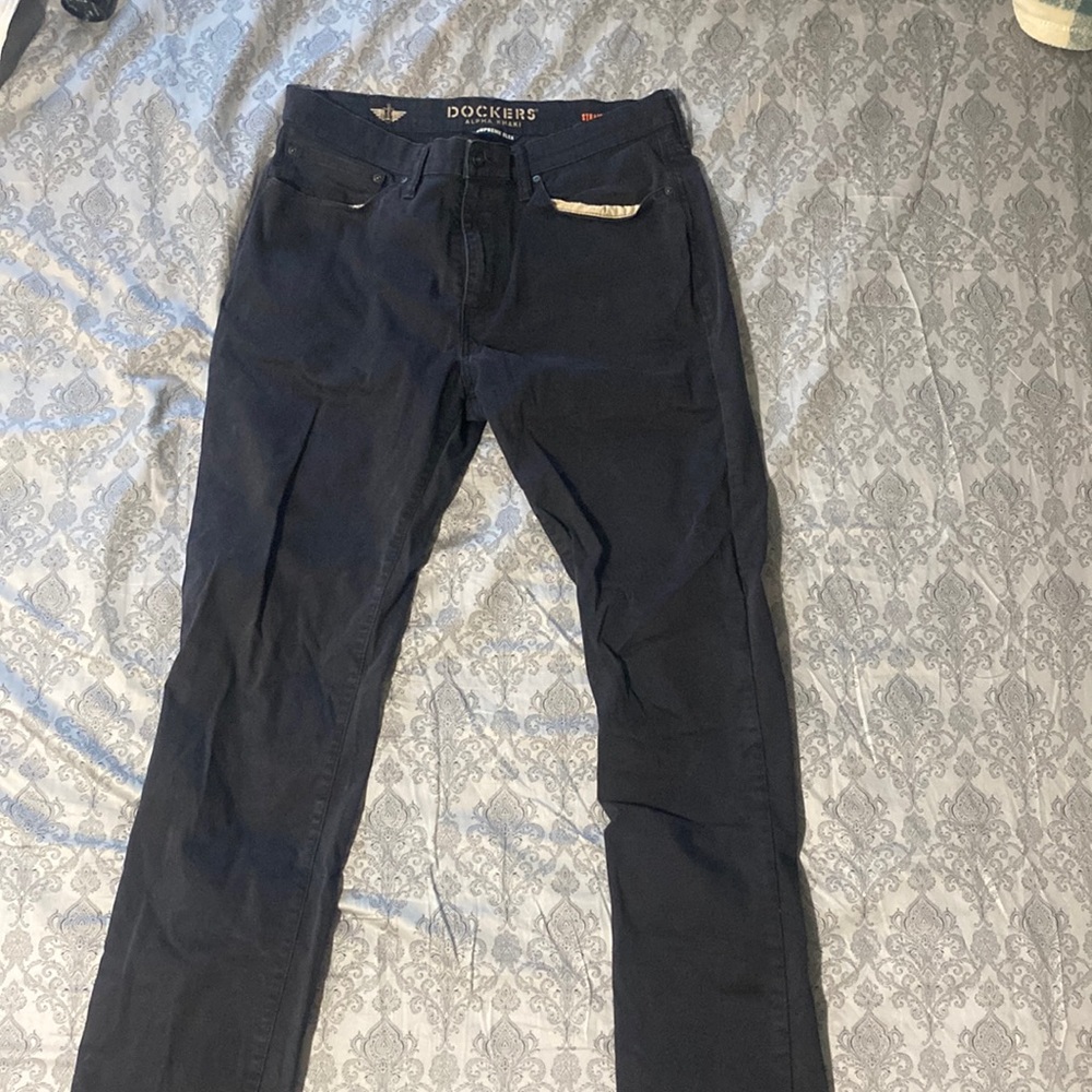 DOCKERS